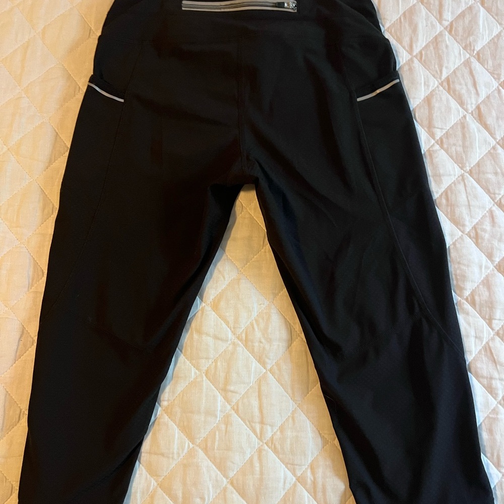 Athleta cropped leggings ( 2 pair)